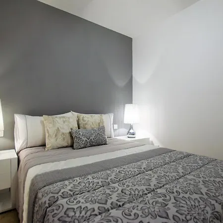 Charming Views & Stylish Apartment